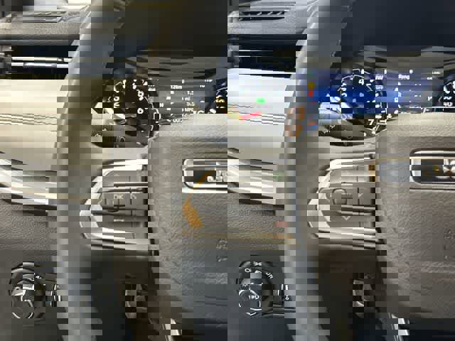 Used 2025 Jeep Compass Limited image 17