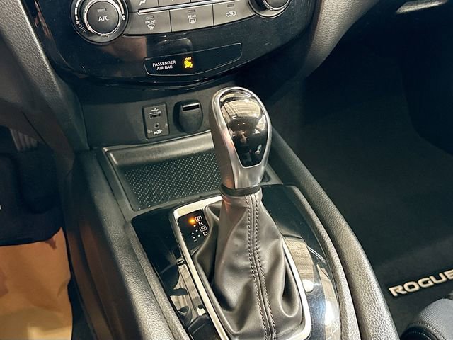 Used 2017 Nissan Rogue S image 17