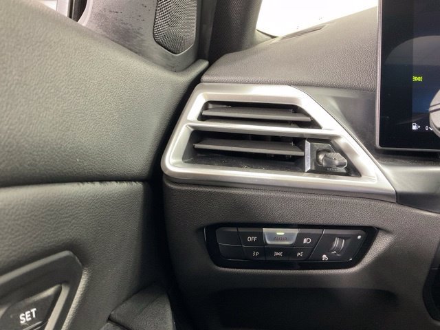 Certified 2025 BMW 330i xDrive Sedan w/ Convenience Package AWD/4WD image 27