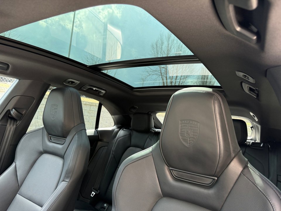 New 2026 Porsche Macan 4 Electric image 19