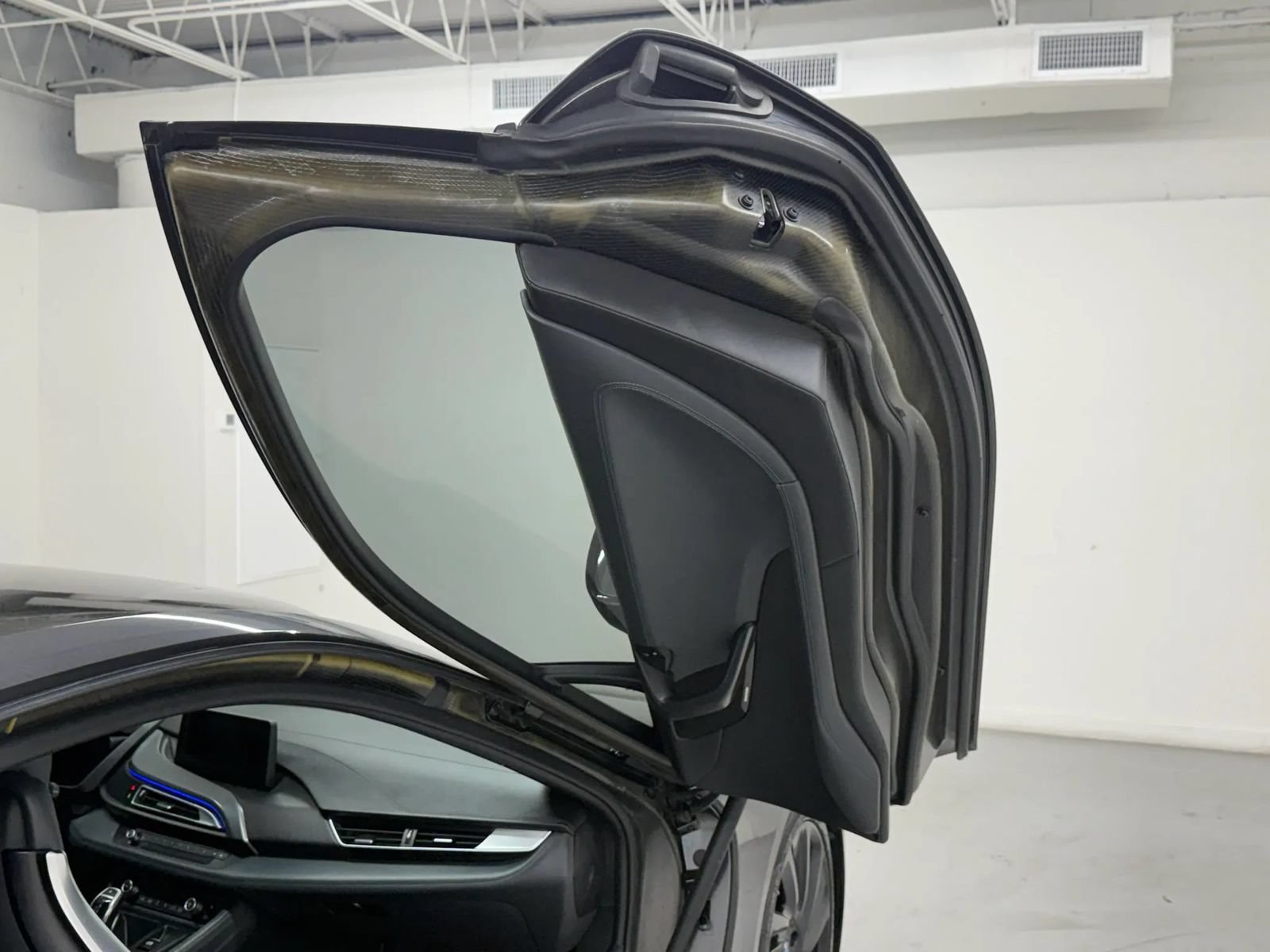 Used 2016 BMW i8 AWD/4WD image 16