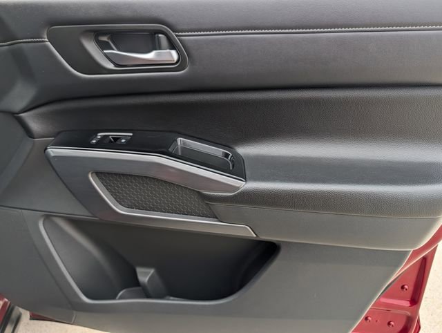 Used 2023 Nissan Pathfinder SL image 35