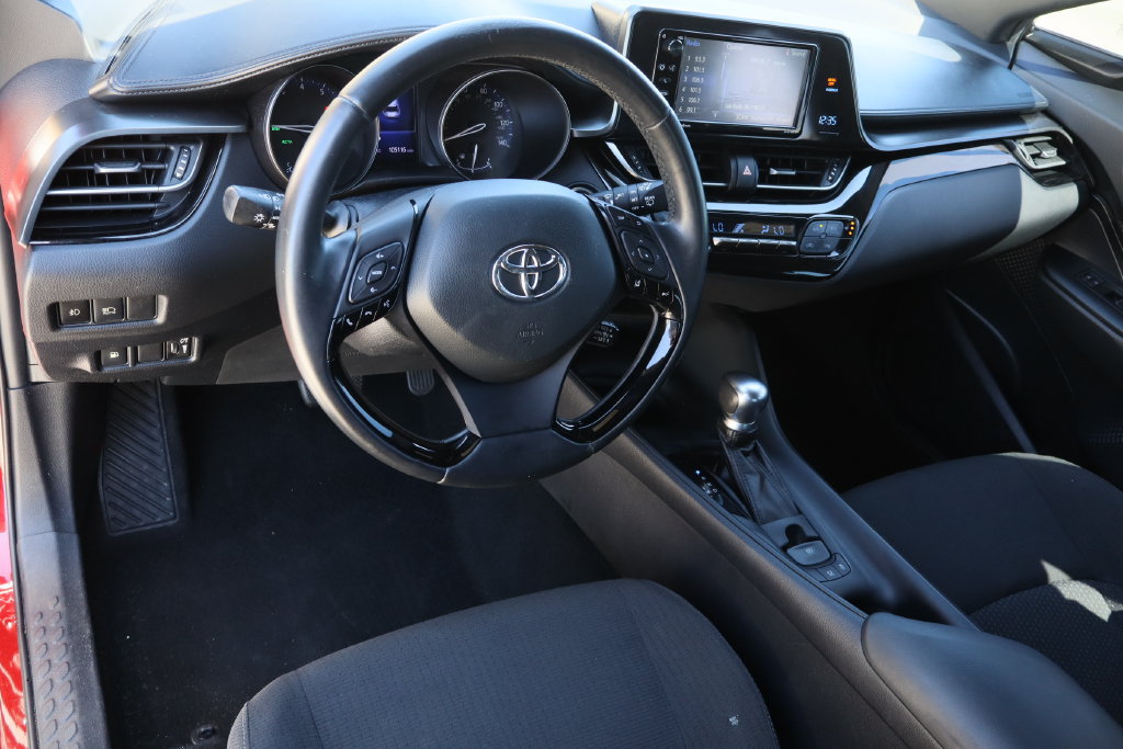 Used 2018 Toyota C-HR XLE FWD image 11