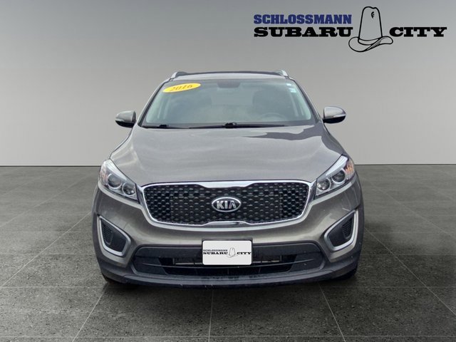Used 2016 Kia Sorento LX w/ LX Convenience Package image 12