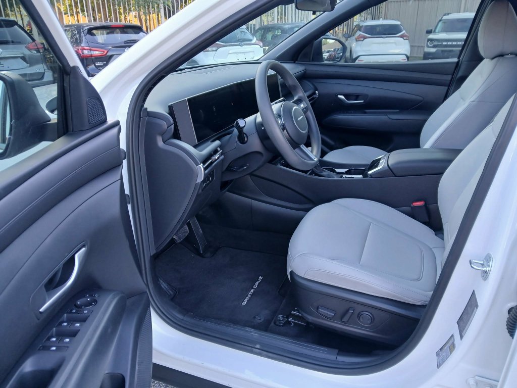Used 2026 Hyundai Santa Cruz SEL FWD image 9