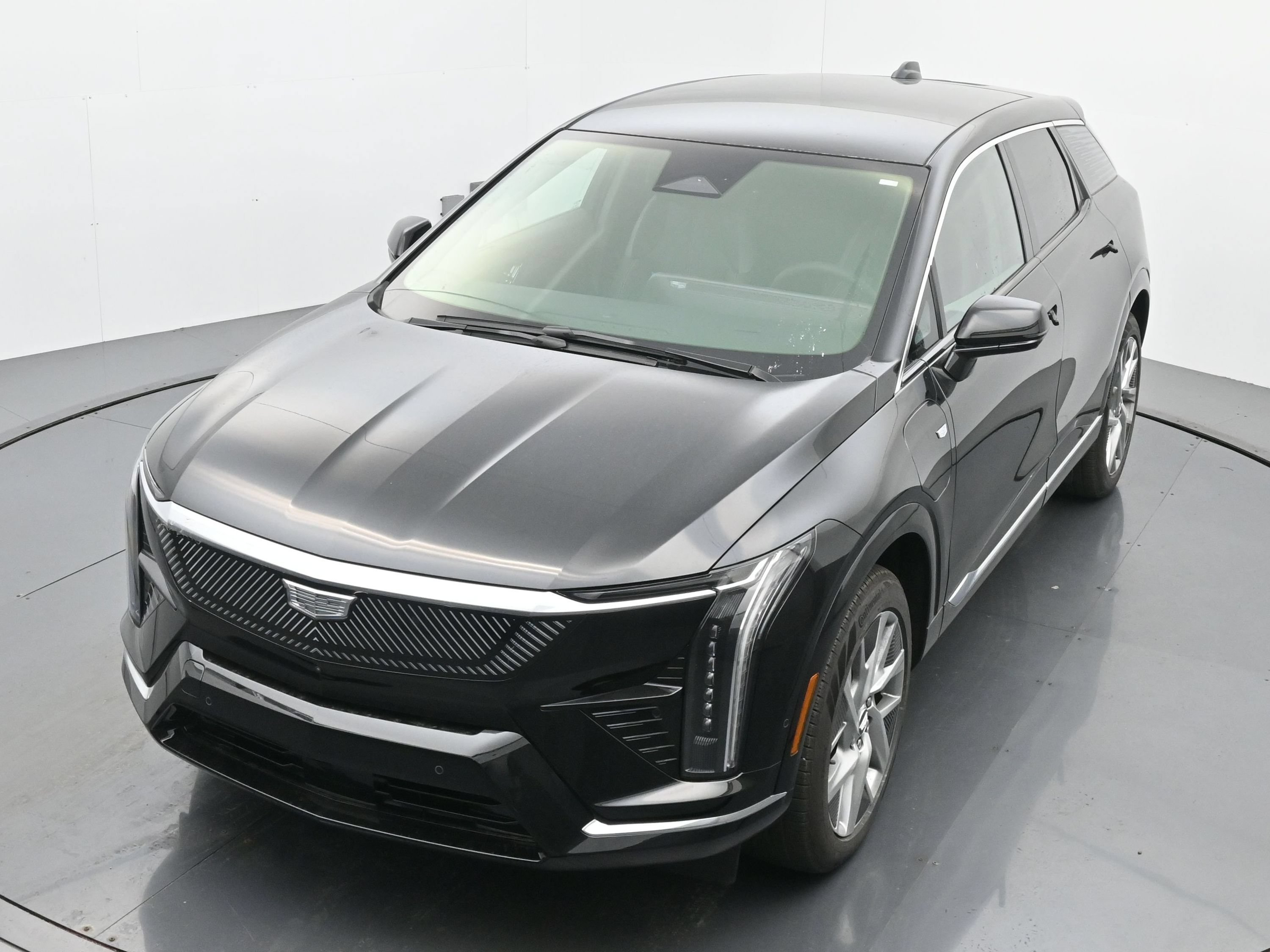 New 2027 Cadillac Optiq Luxury w/ LPO, Floor Liner Package AWD/4WD image 23