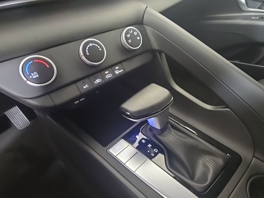New 2026 Hyundai Elantra SE FWD image 19