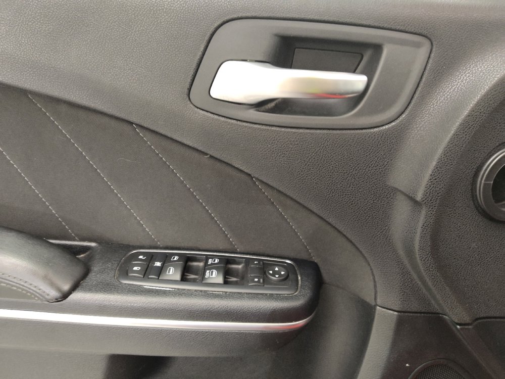 Used 2017 Dodge Charger SXT image 27