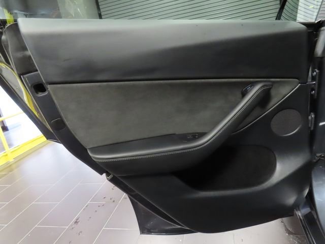 Used 2023 Tesla Model Y Long Range image 11