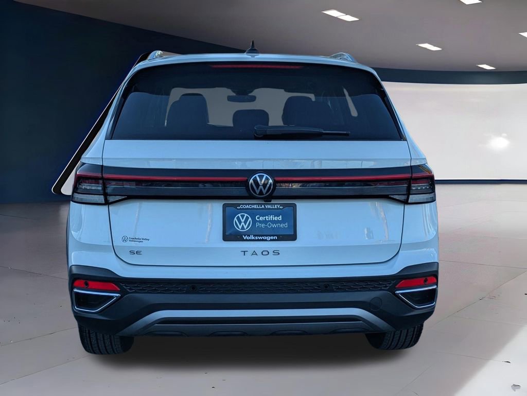 Certified 2025 Volkswagen Taos SE FWD image 4
