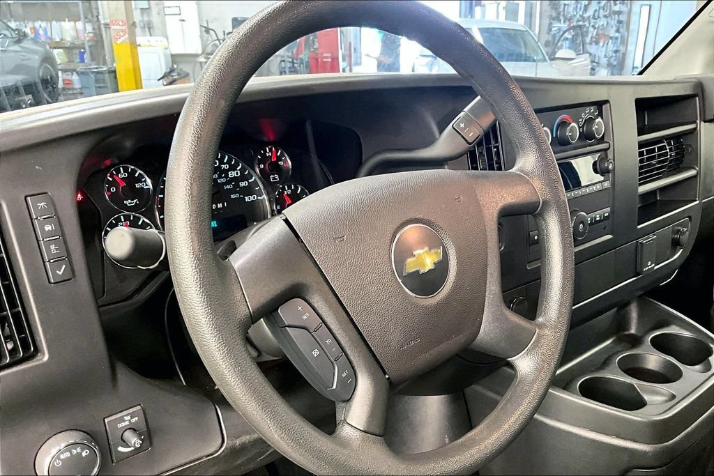 Used 2025 Chevrolet Express 2500 w/ Driver Convenience Package RWD image 4