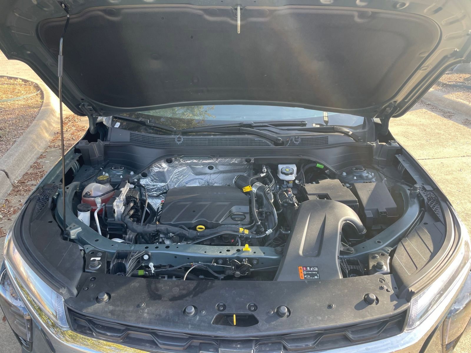 Used 2025 Chevrolet Trax LT FWD image 33