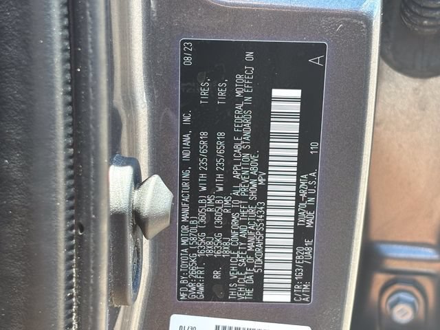 Used 2023 Toyota Highlander XLE FWD image 33