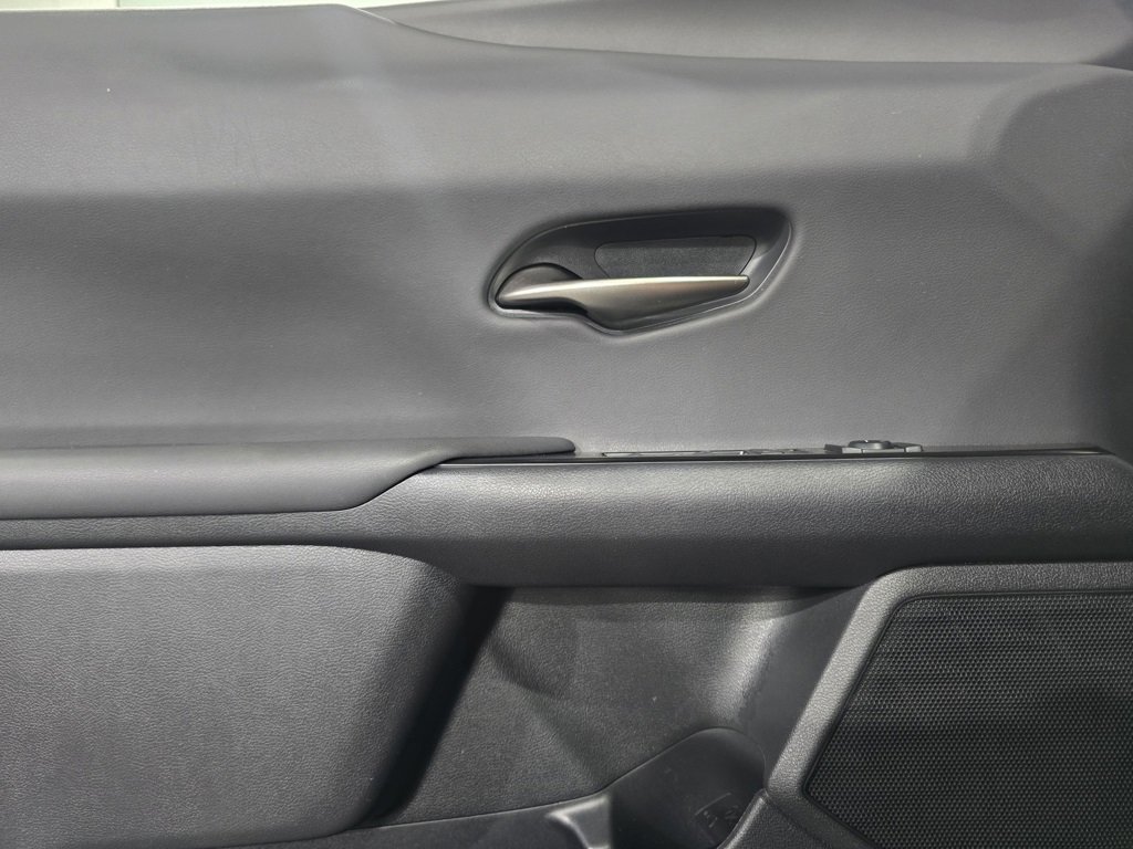 Used 2023 Lexus UX 250h FWD image 12