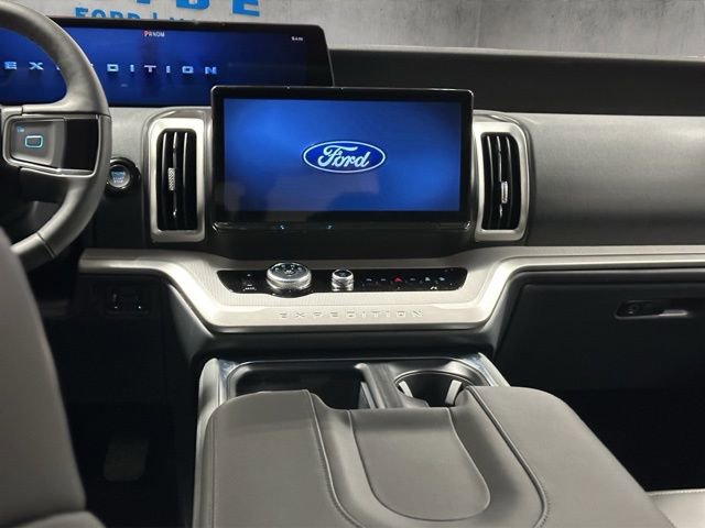New 2026 Ford Expedition Active image 7
