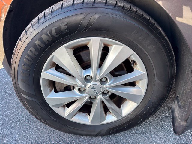 Used 2016 Kia Sedona LX w/ LX Essentials Premium Package FWD image 25