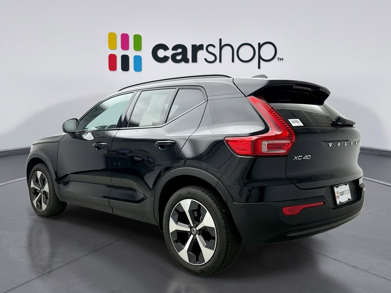 Used 2025 Volvo XC40 B5 Plus AWD/4WD image 3