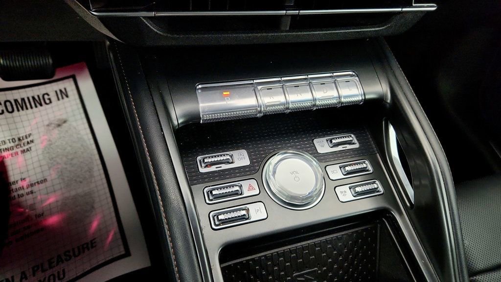 Used 2024 Lincoln Nautilus Premier w/ Equipment Group 102A image 18