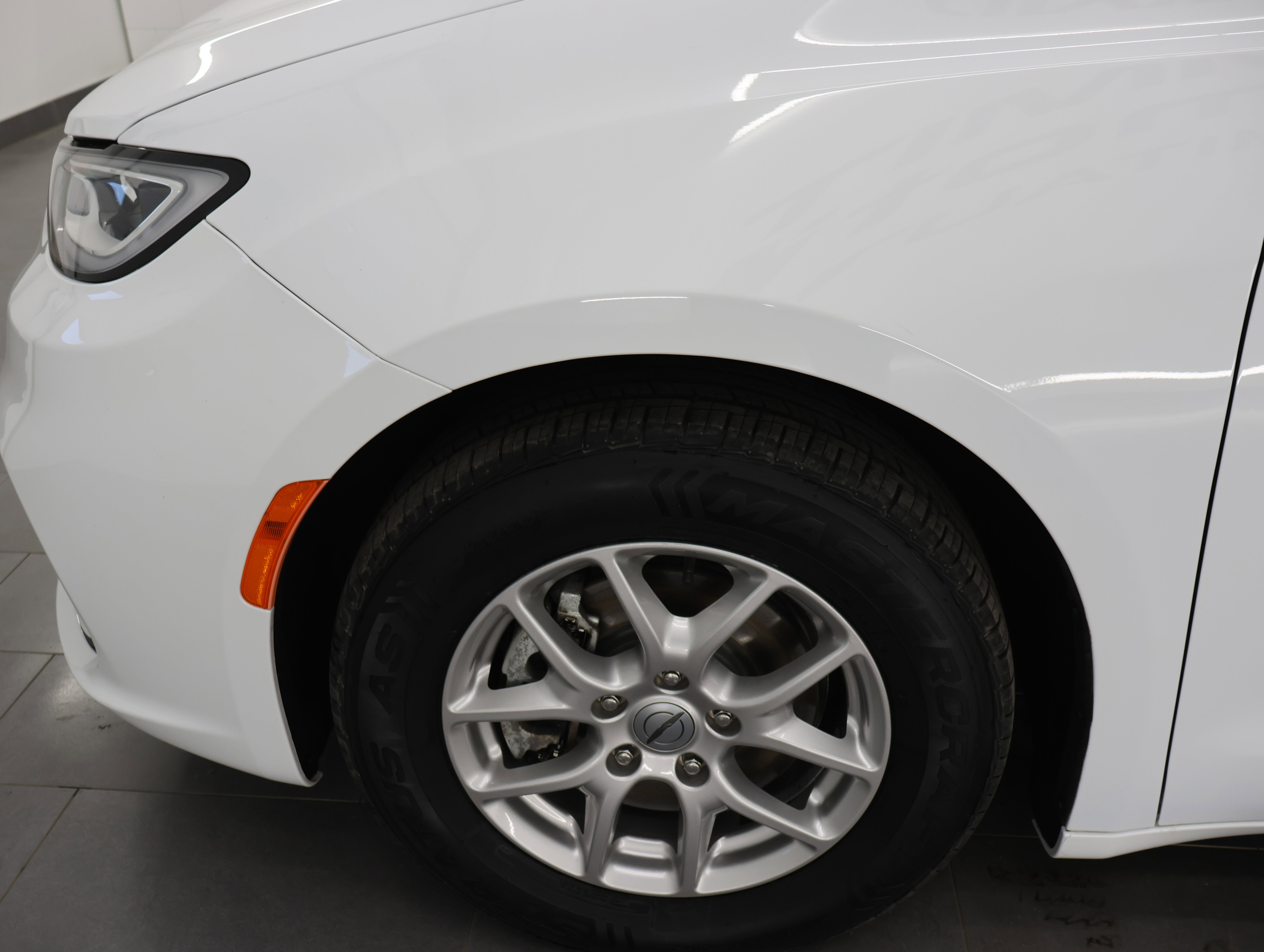 Used 2024 Chrysler Pacifica Touring-L FWD image 34