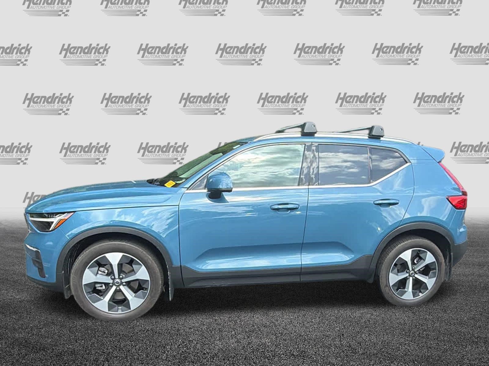 Certified 2023 Volvo XC40 B5 Plus w/ Climate Package AWD/4WD image 9