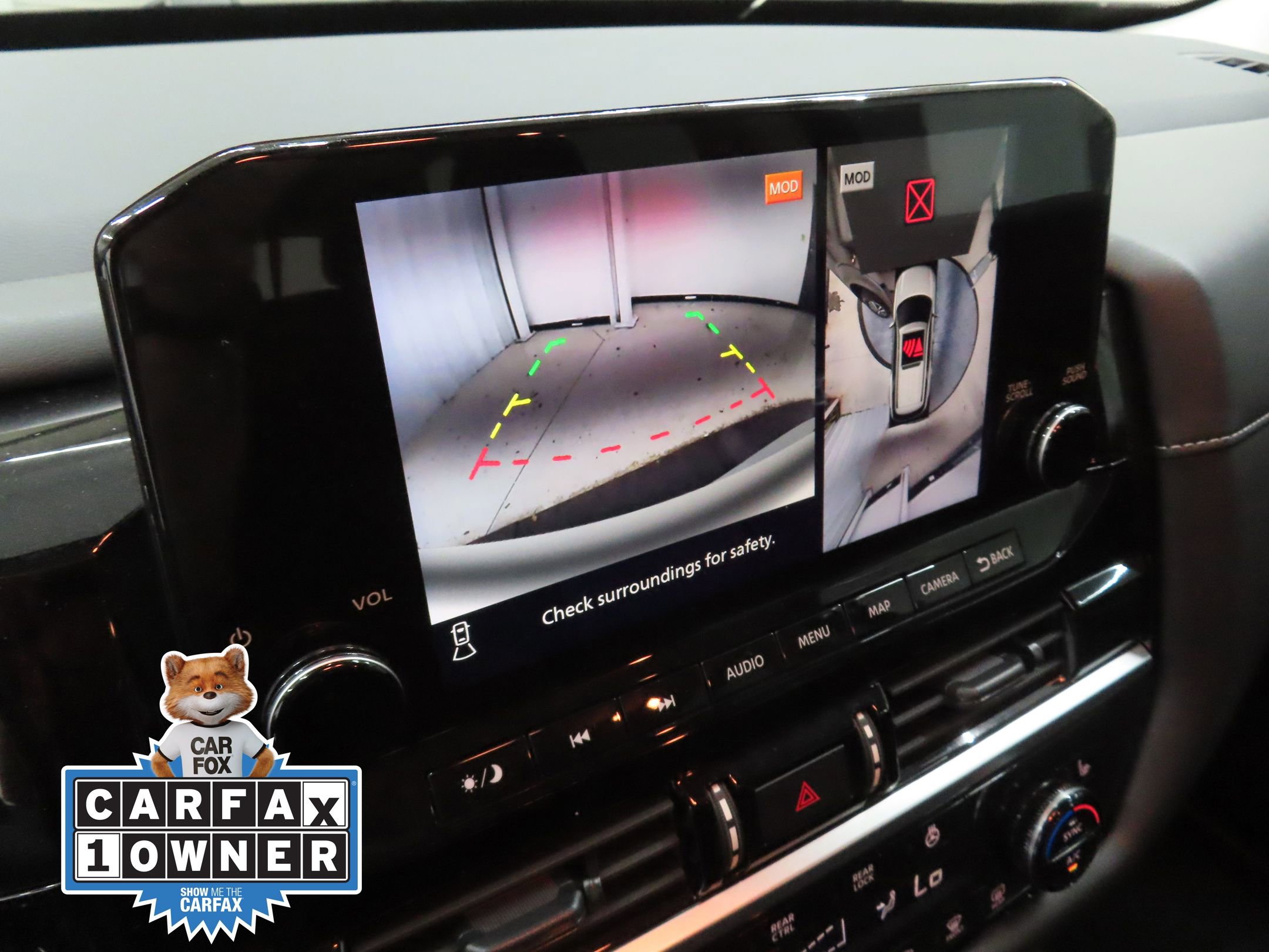 Used 2024 Nissan Pathfinder SL w/ Lighting Package (N92) image 17