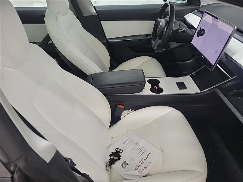 Used 2019 Tesla Model 3 Standard Range Plus image 3