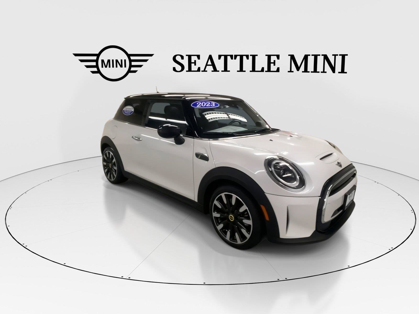 Used 2023 MINI Cooper SE FWD image 2
