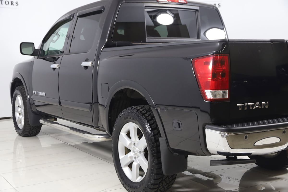 Used 2012 Nissan Titan SL AWD/4WD image 21
