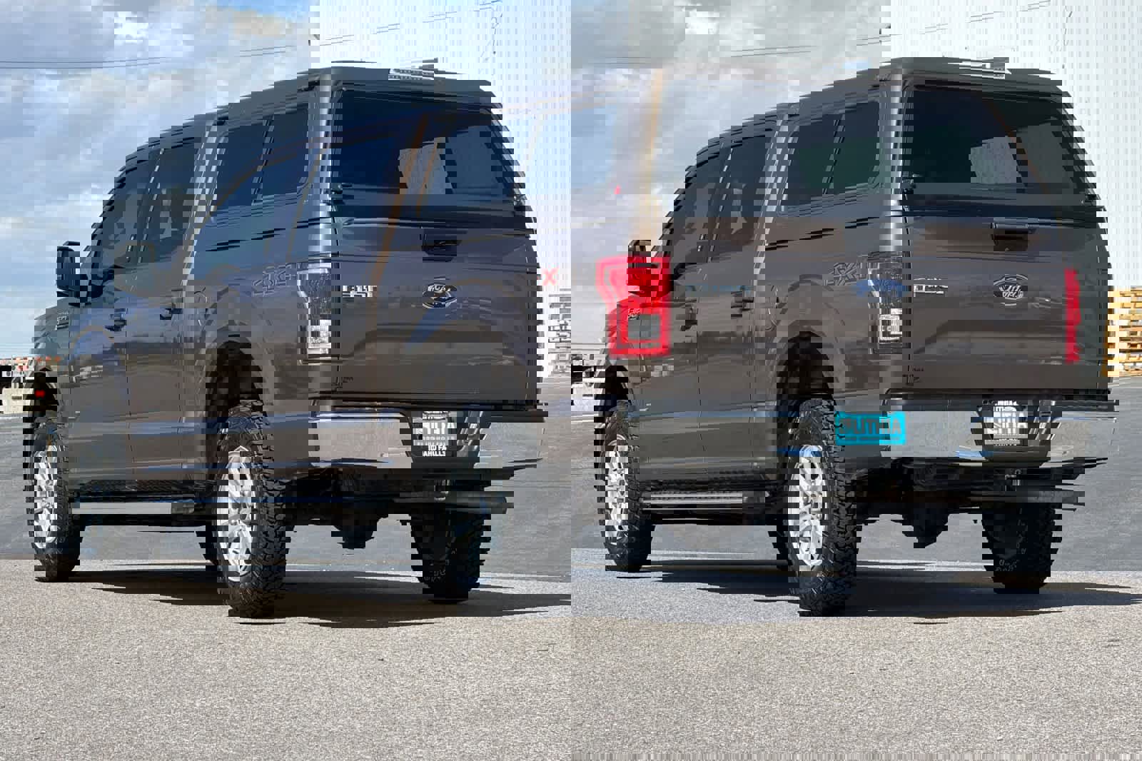 Used 2017 Ford F150 XLT w/ Equipment Group 301A Mid image 6