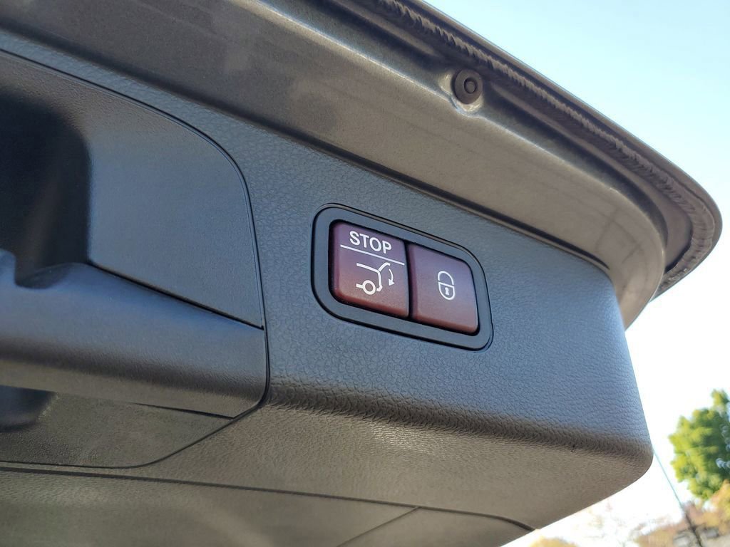 Used 2018 Mercedes-Benz GLC 300 image 8