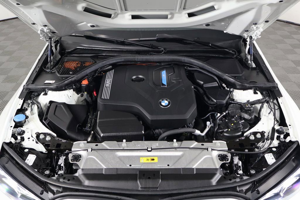 Used 2023 BMW 330e w/ Convenience Package image 15