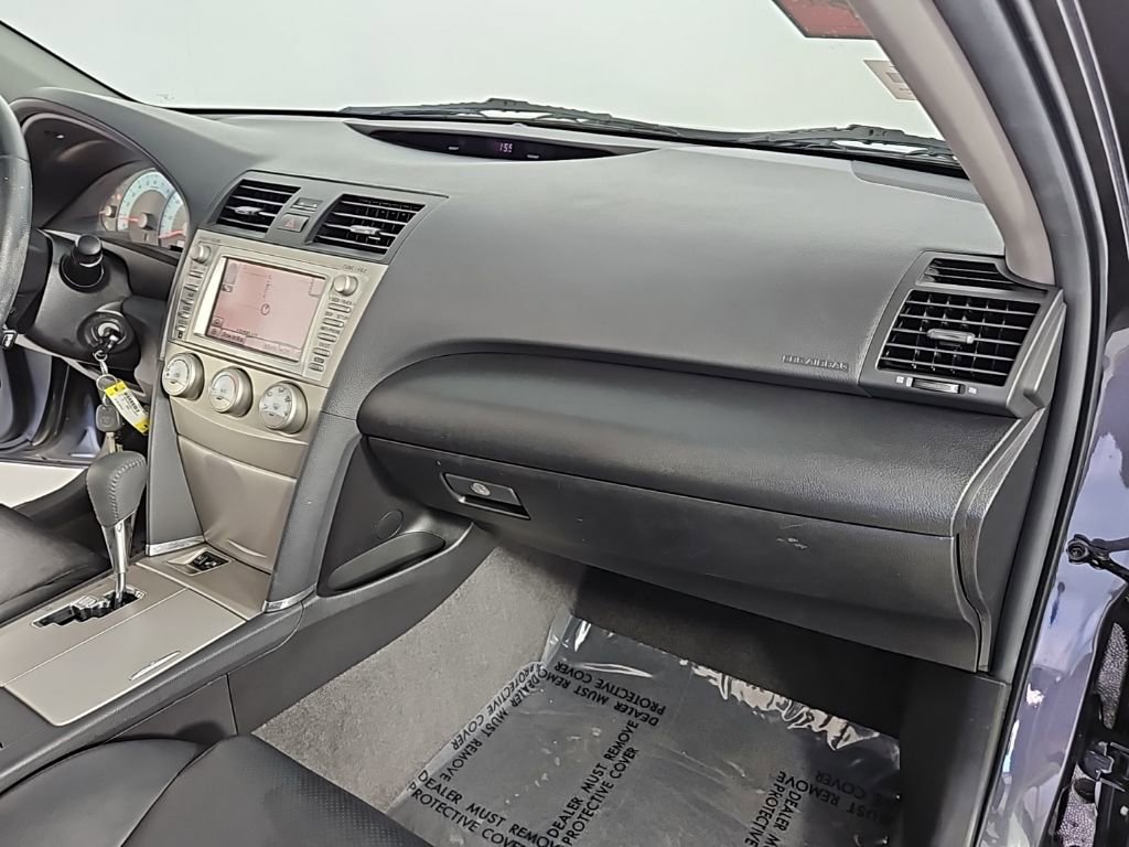 Used 2011 Toyota Camry SE w/ SE/XLE Extra-Value Pkg image 14