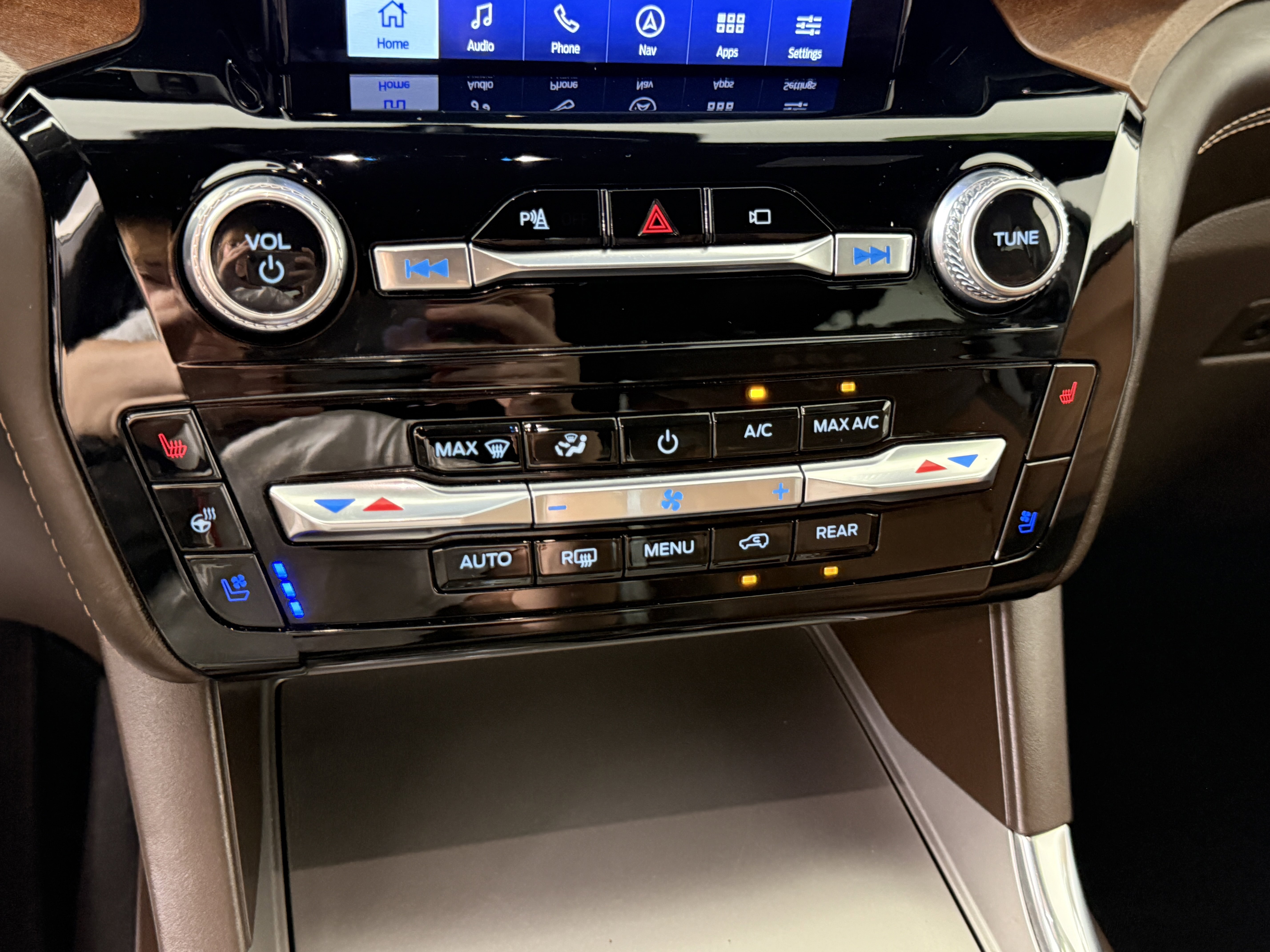 Certified 2023 Ford Explorer King Ranch w/ Technology Package RWD image 21