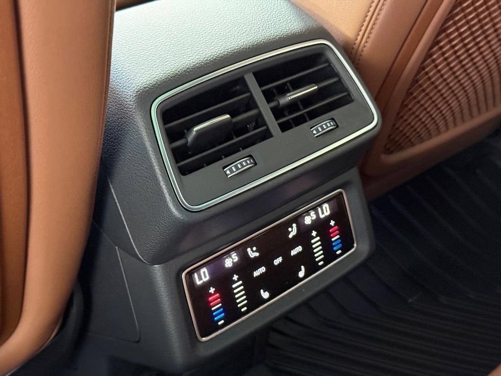 Used 2024 Audi Q8 e-tron Premium Plus w/ Premium Plus Package AWD/4WD image 22