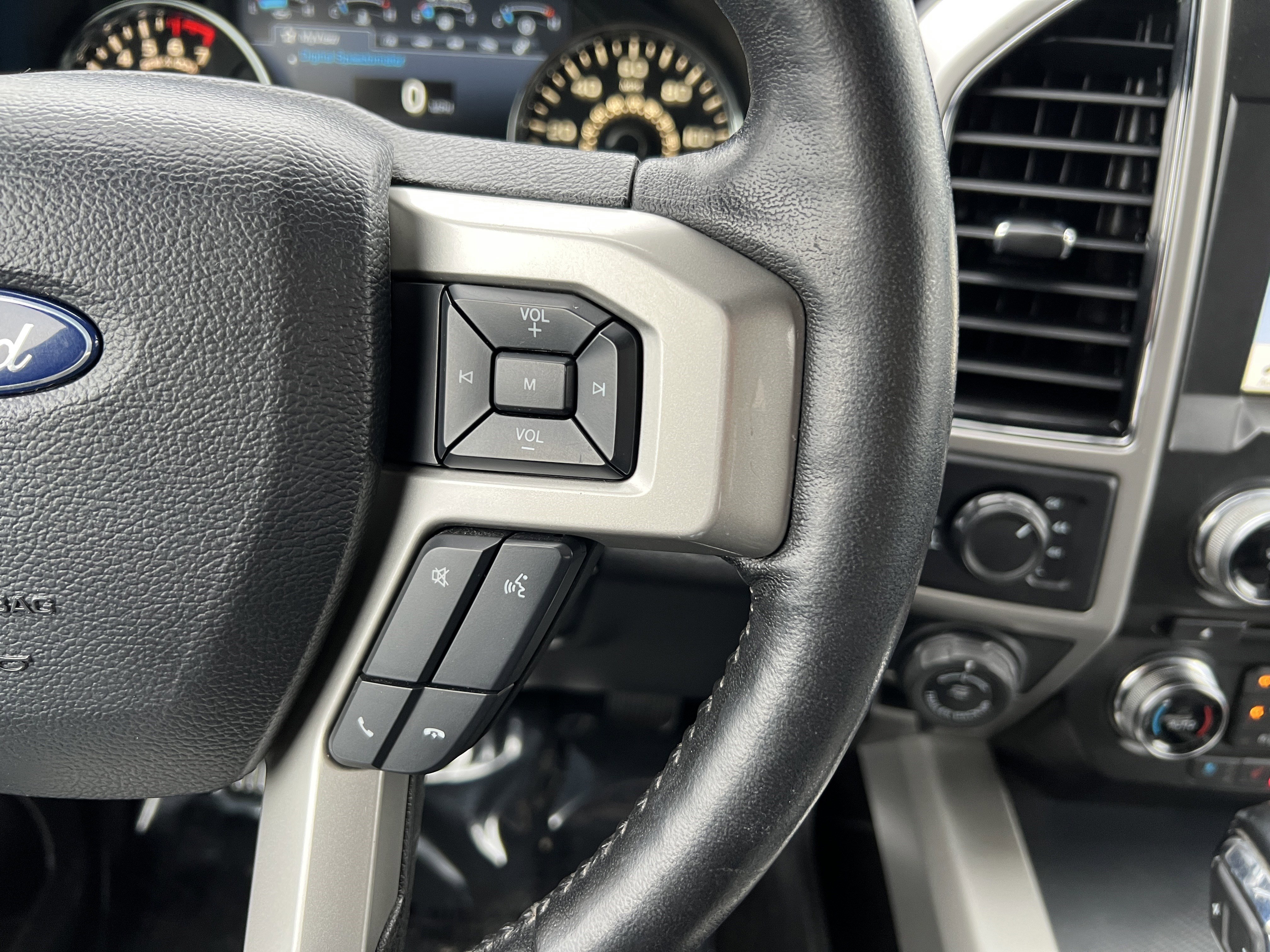 Used 2018 Ford F150 Lariat w/ Equipment Group 502A Luxury image 25