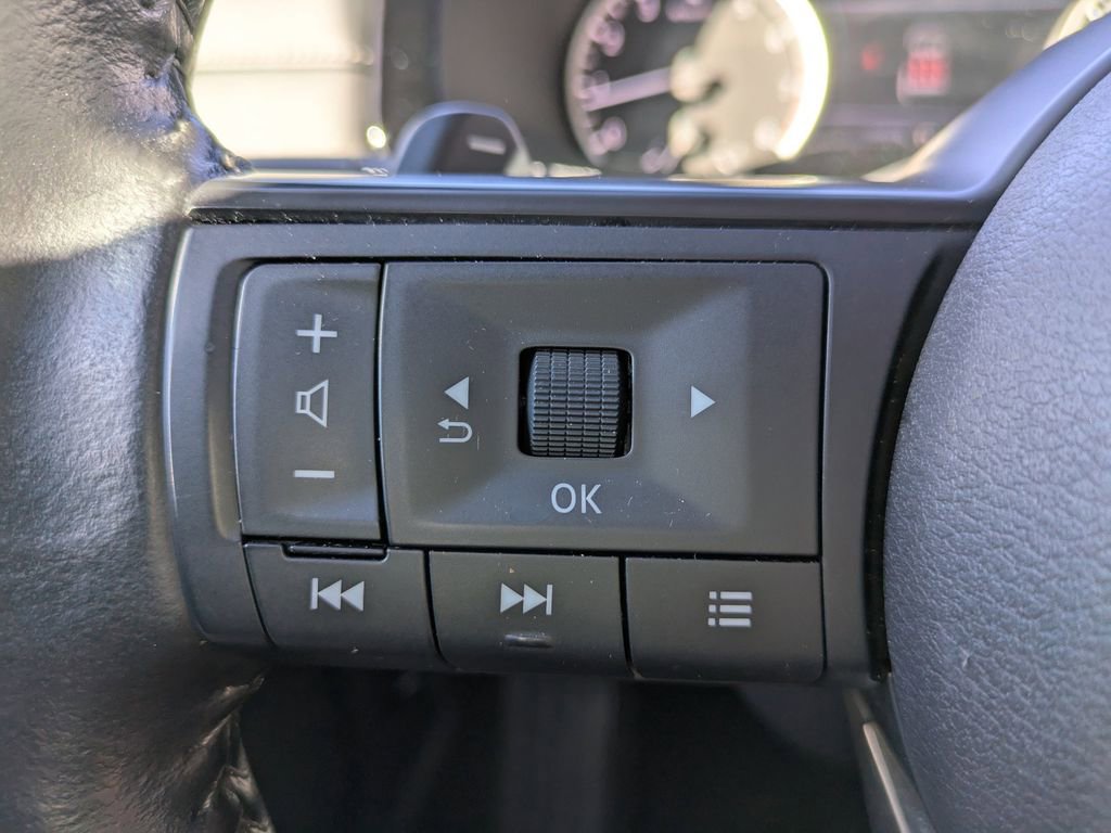 Certified 2024 Nissan Pathfinder SV image 25