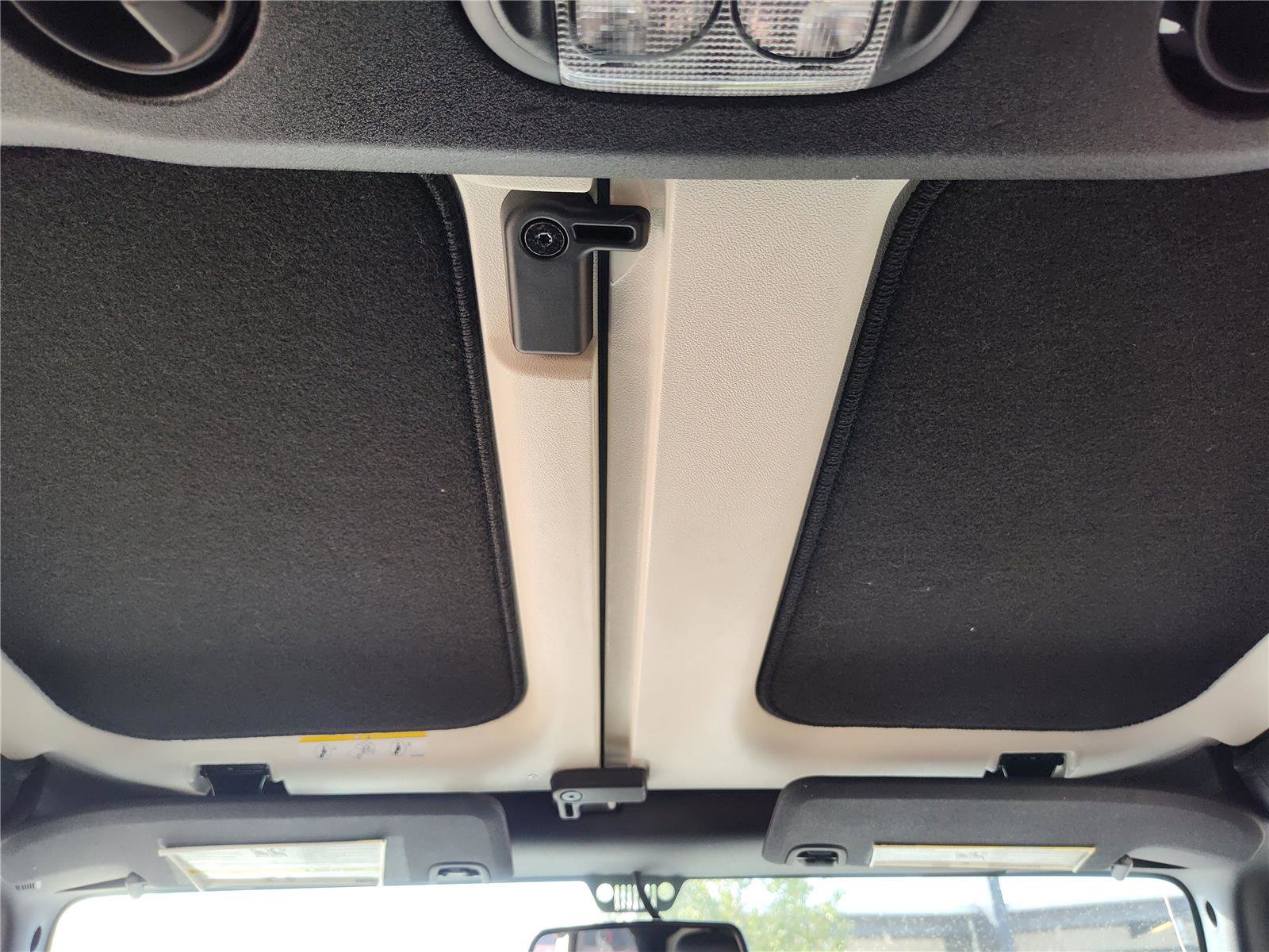 Used 2015 Jeep Wrangler Altitude image 19