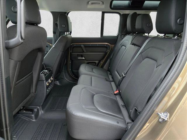 Certified 2025 Land Rover Defender 110 S AWD/4WD image 20