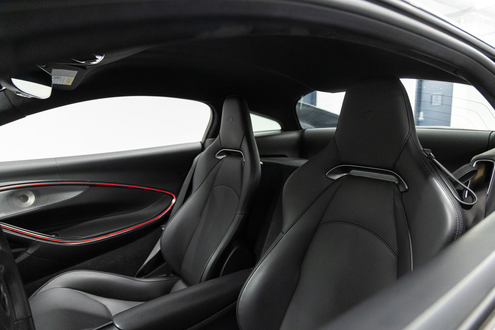 Used 2023 McLaren Artura image 45