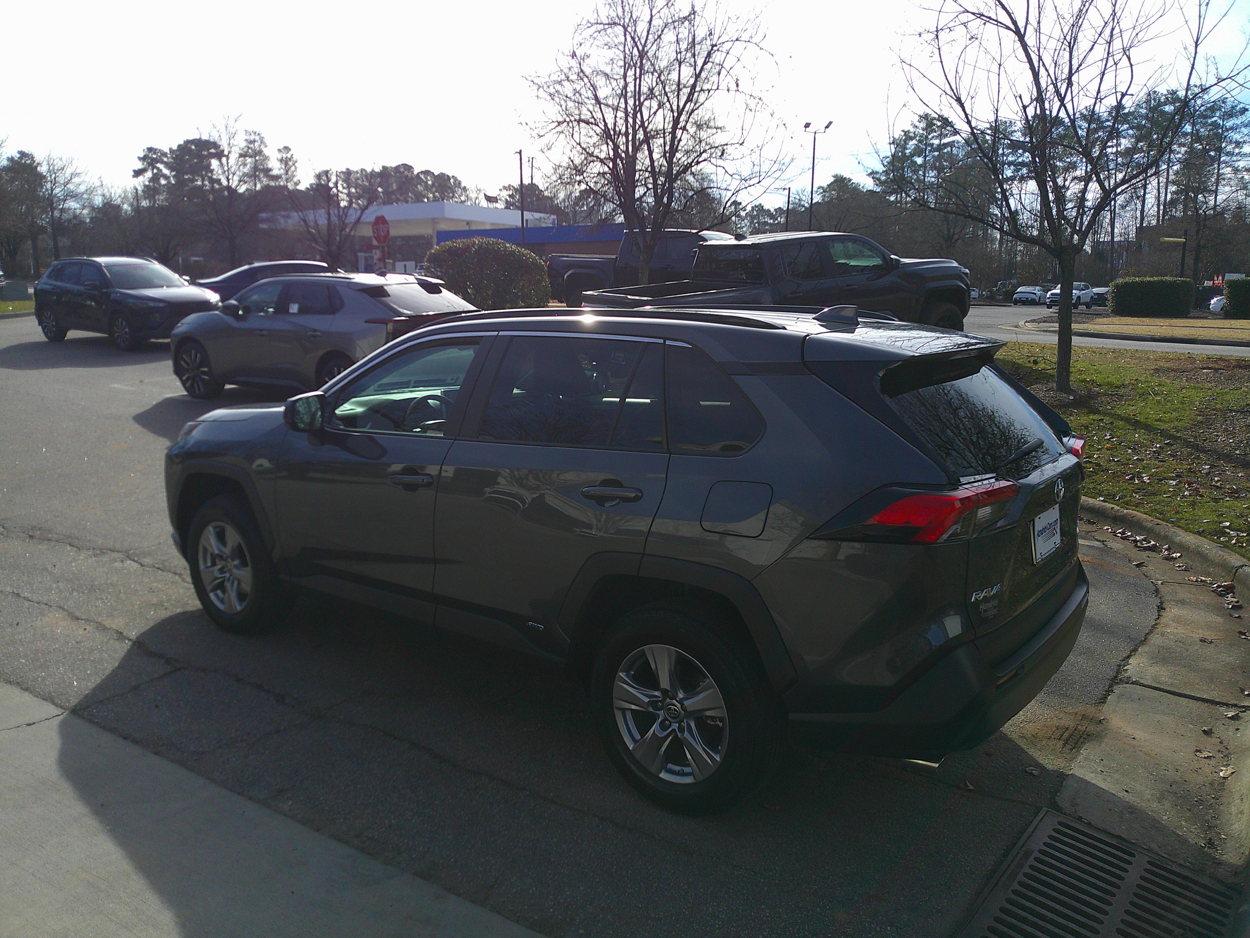 Used 2024 Toyota RAV4 LE image 8