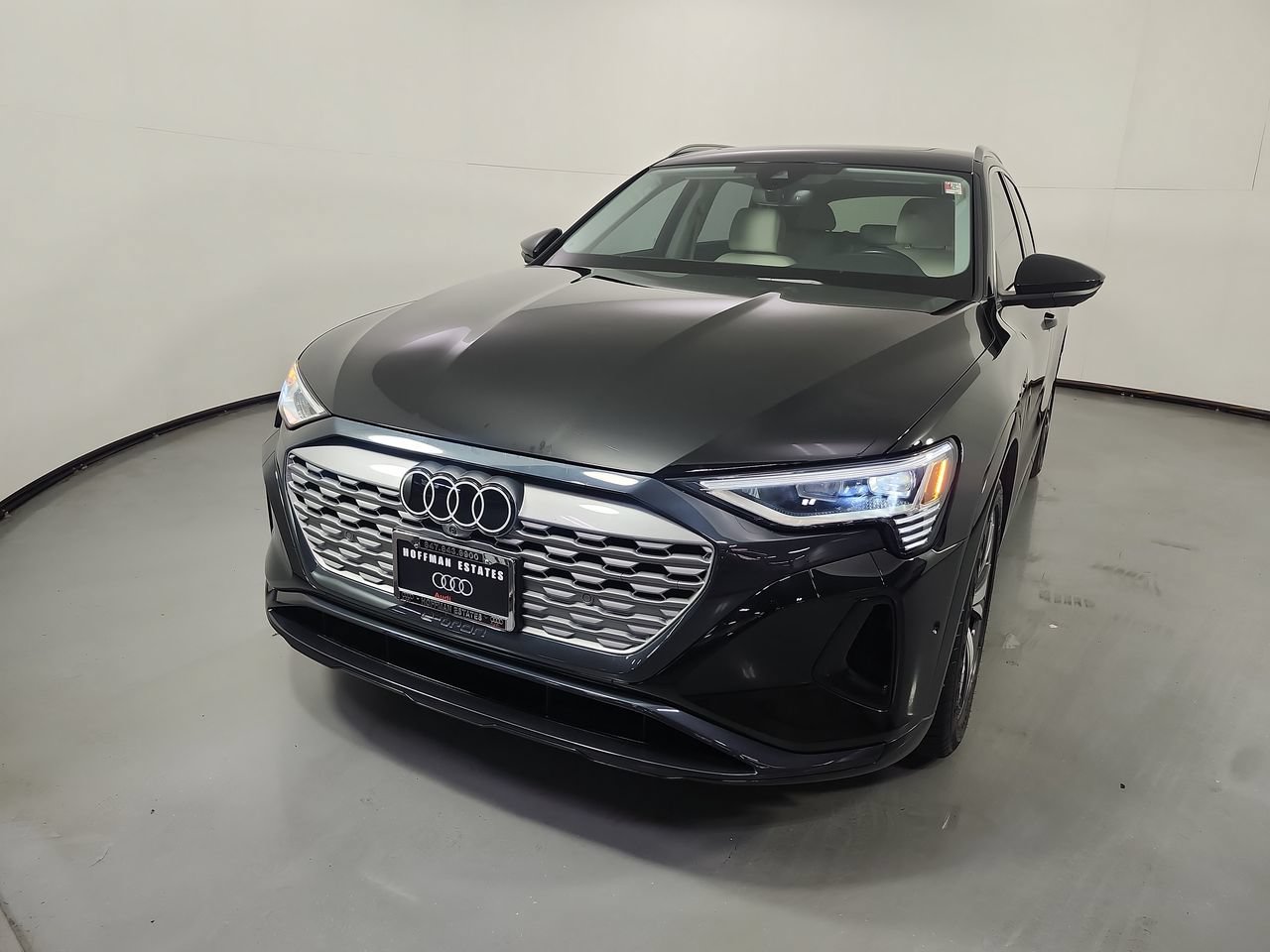 Used 2024 Audi Q8 e-tron Premium Plus AWD/4WD image 29