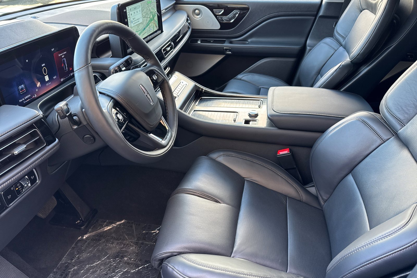 New 2025 Lincoln Aviator Reserve w/ Luxury Package image 9