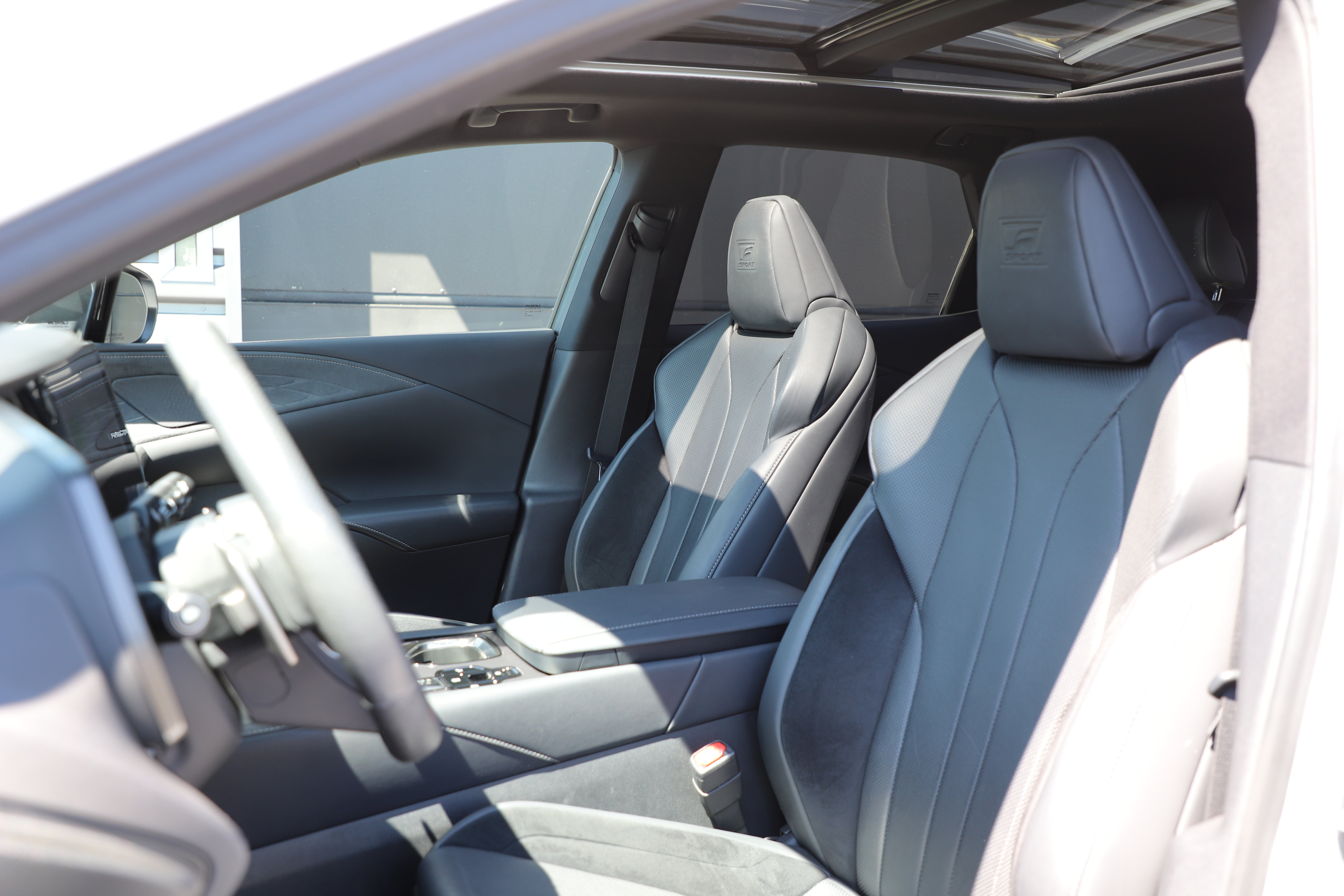 Used 2023 Lexus RX 500h F Sport w/ Accessory Package (Z1) AWD/4WD image 18