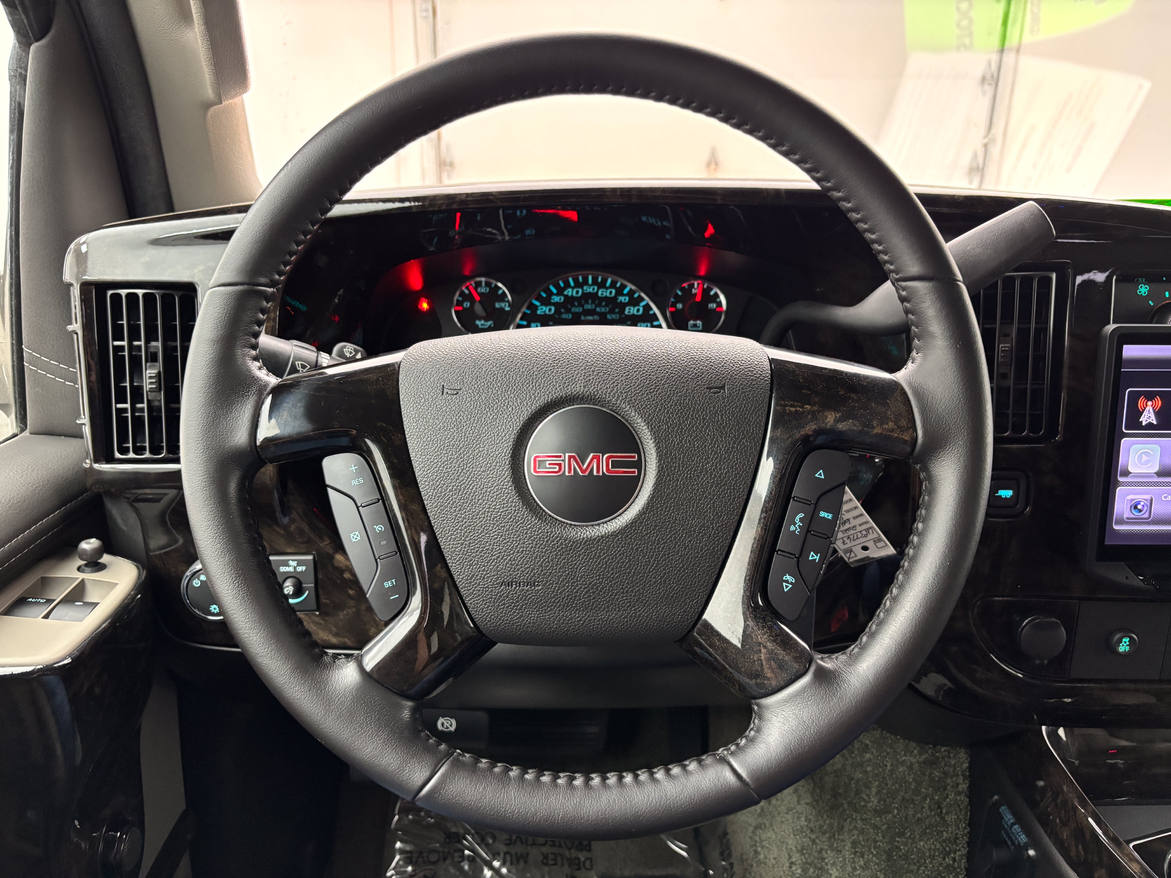 Used 2021 GMC Savana 3500 LS w/ Chrome Appearance Package RWD image 29