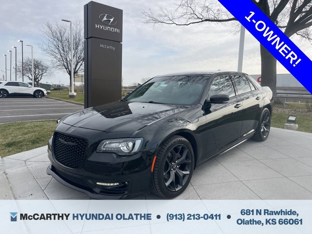 Used 2022 Chrysler 300 Touring L w/ Comfort Group RWD video 1
