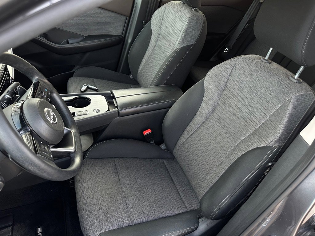 Used 2022 Nissan Rogue SV image 15