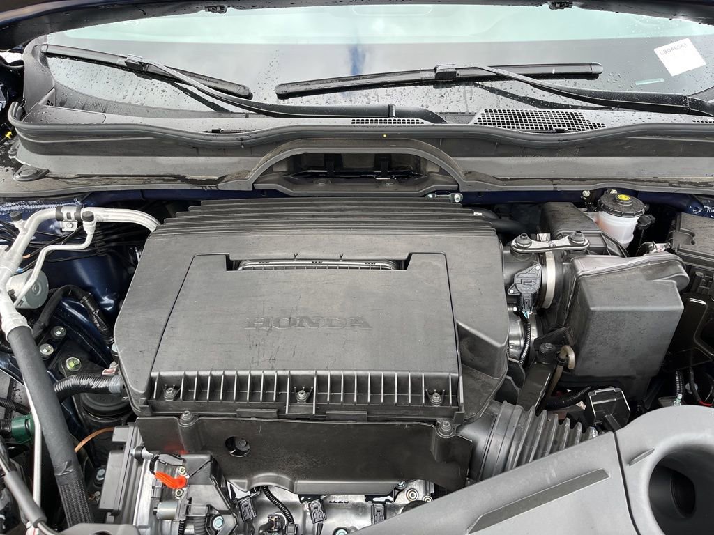 Certified 2025 Honda Pilot Sport image 12