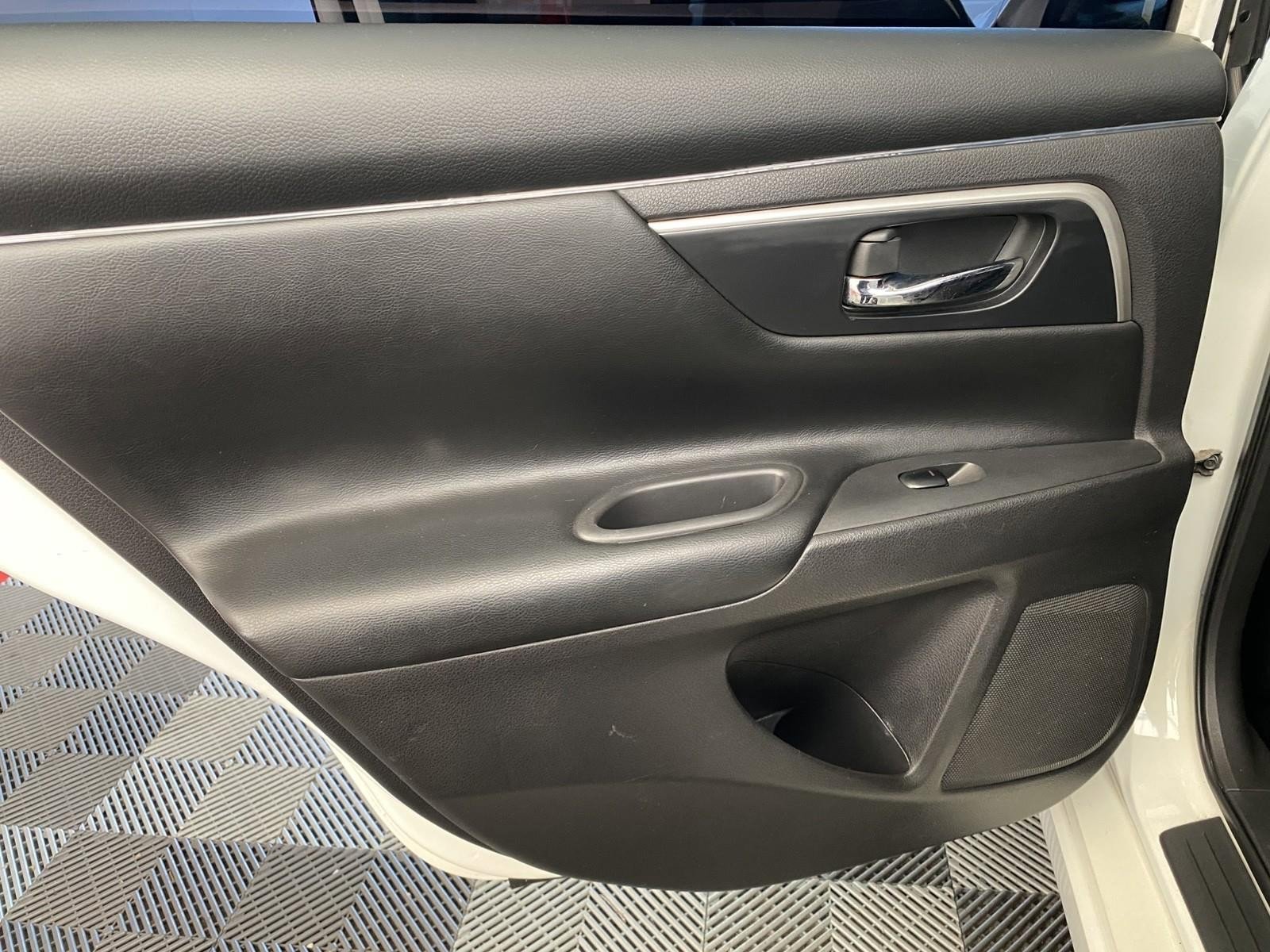 Used 2017 Nissan Altima 2.5 SR w/ Midnight Edition Package image 15
