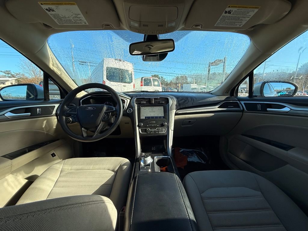 Used 2020 Ford Fusion SE image 17