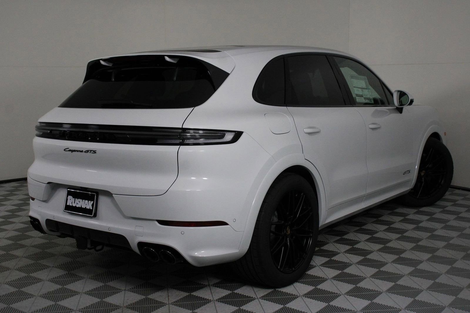 New 2026 Porsche Cayenne GTS image 7